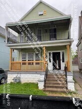 Building Photo - 72 Ryan St