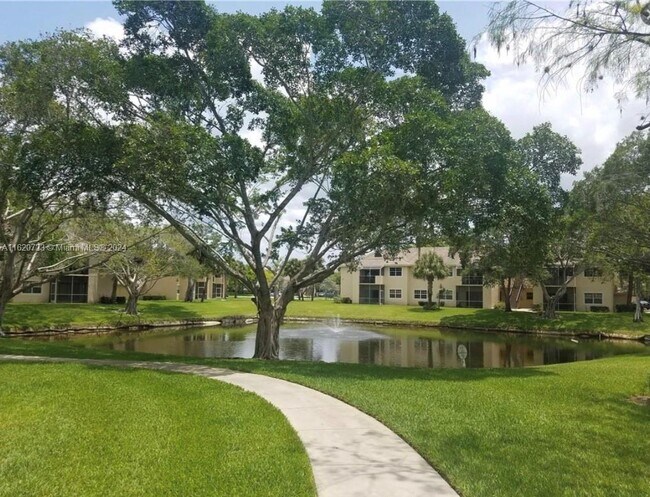 Building Photo - 860 Cypress Park Way