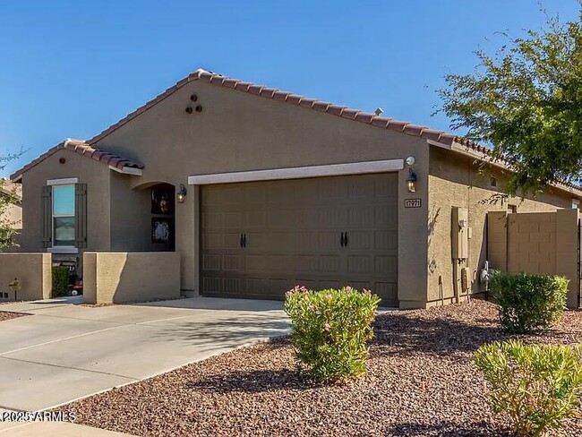Building Photo - 17971 W Meadowbrook Ave