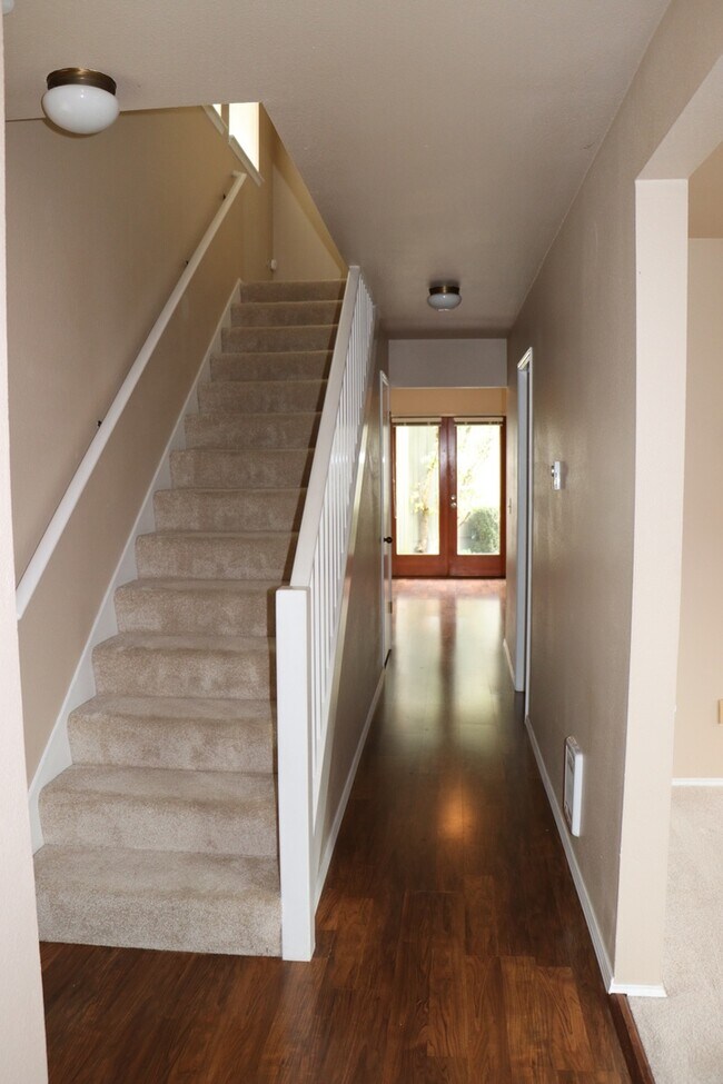 Foto del edificio - 3 Bed 2.5 Bath House In Leschi