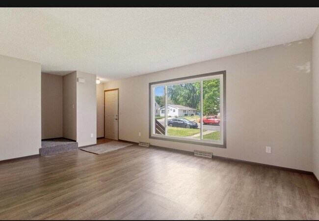 Foto del edificio - 605 10th Ave S