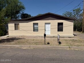 Building Photo - 662 E Ave