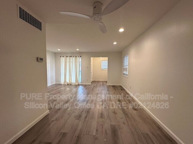 Building Photo - 1802 Arbor Dr