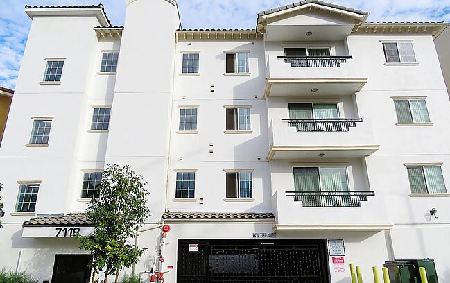 Foto del edificio - 7118 Amigo Ave