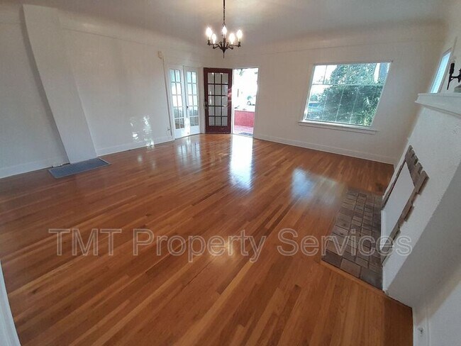 Foto del edificio - 619 E Cook St