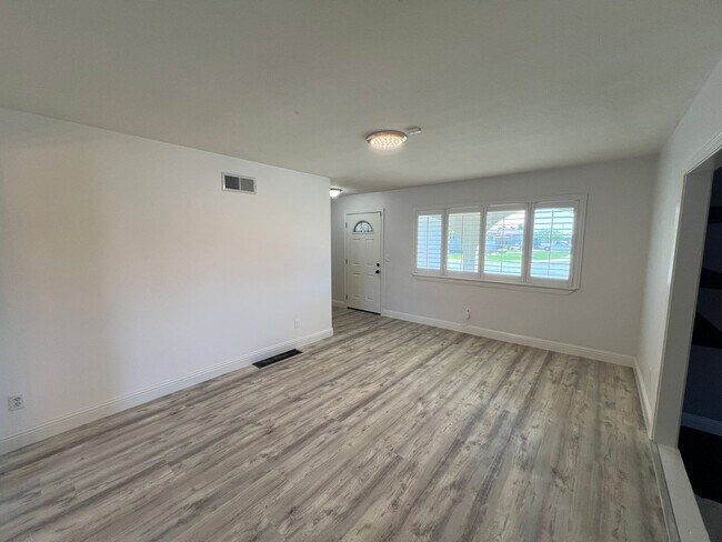 Foto del edificio - 5753 Mohican Dr