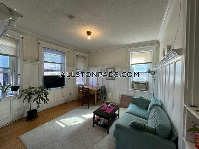 Foto del edificio - 32 Glenville Ave