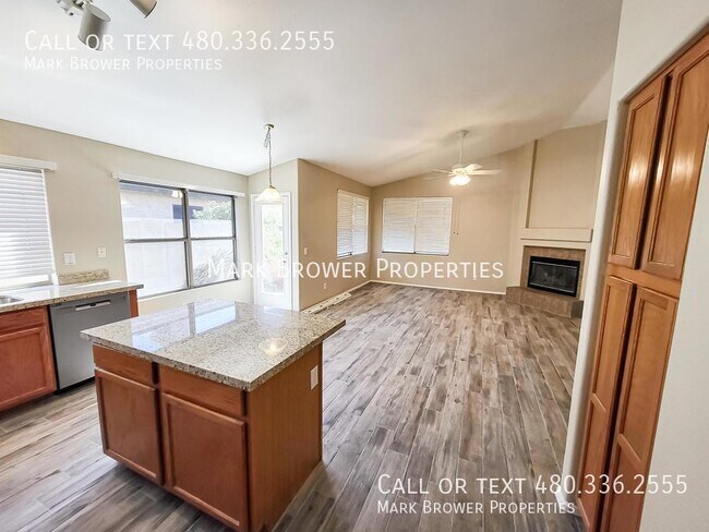 Building Photo - 4623 E Weaver Rd