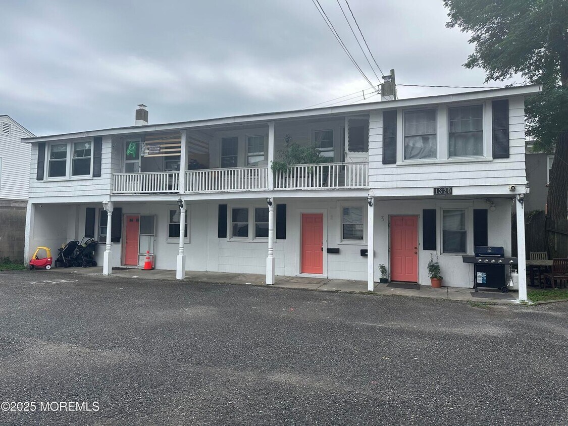 Foto principal - 1320 3rd Ave