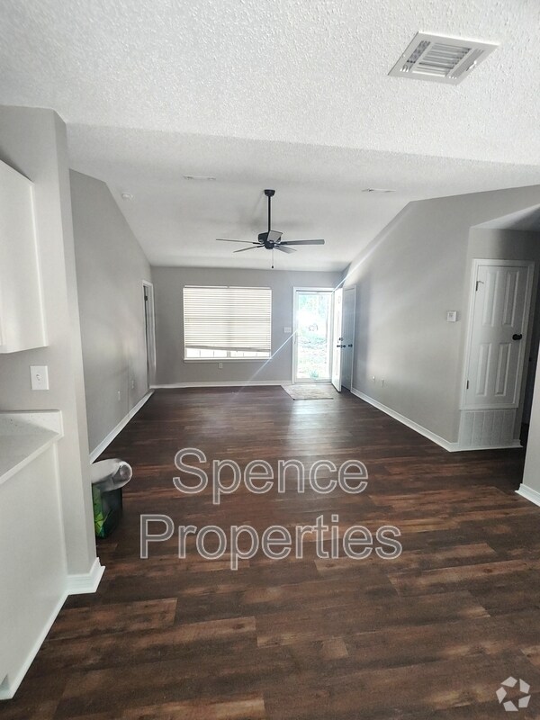 Building Photo - 138 Jeff Dr