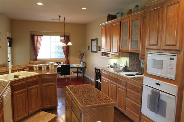 Building Photo - 8105 Pecan Ridge Dr