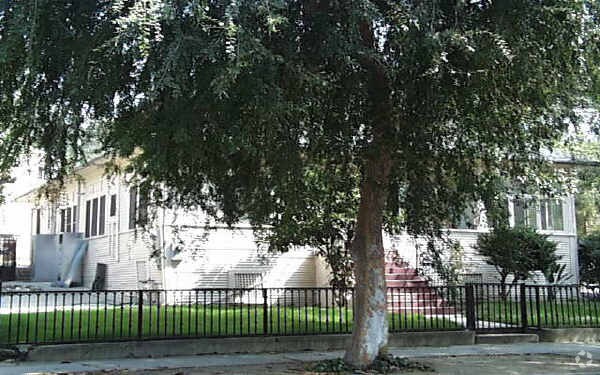 Foto del edificio - 1405-1437 1/2 Scott Ave