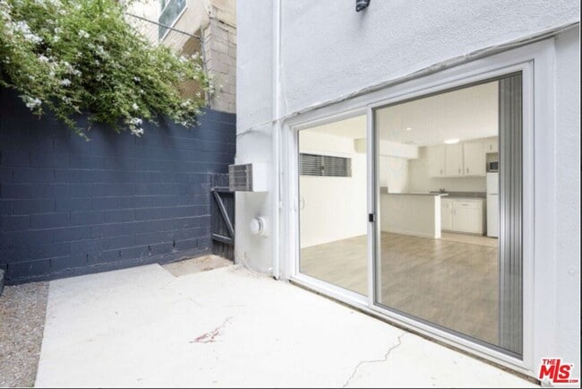 Building Photo - 1261 Laurel Ave