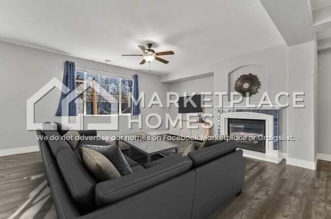 Foto del edificio - 3681 Hawkings Ct
