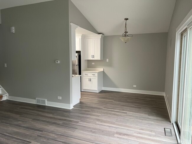 Building Photo - 65 Spuhler Dr