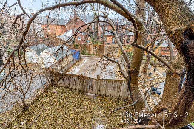 Building Photo - **Large 4 Bedroom, 2 Bathroom, 2 Floor Unit**