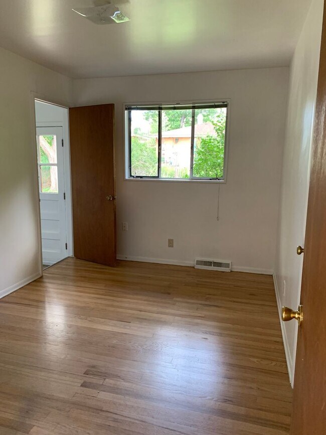 Foto del edificio - Big Brick Ranch in Martin Acres