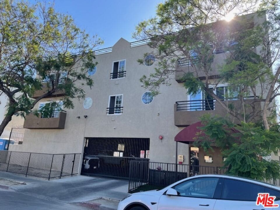 Primary Photo - 1212 Arapahoe St