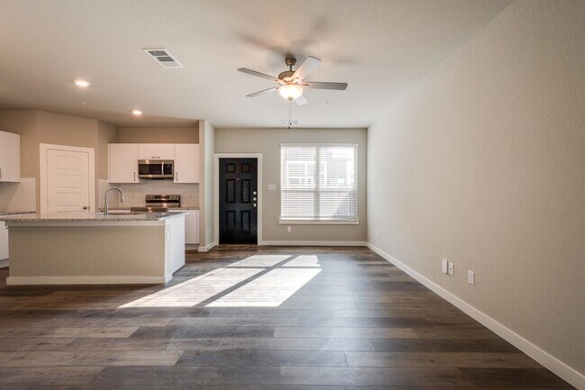 Foto del edificio - AVAILABLE NOW! GORGEOUS 2 BEDROOM FOUR PLEX LOCATED IN MIDLOTHIAN ISD!