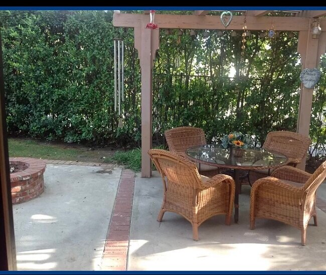 Foto del edificio - 1101 Heatherview Dr