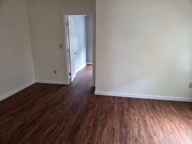 Living room/dining room - 27 Lafayette St