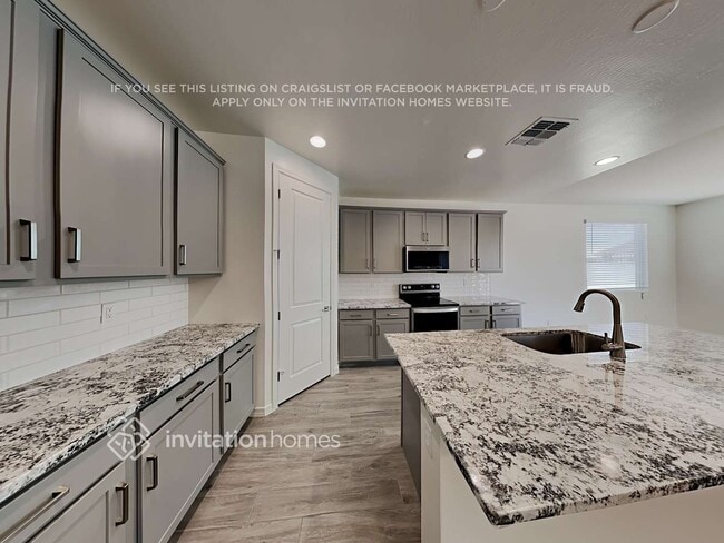 Foto del edificio - 35823 W Santa Monica Ave