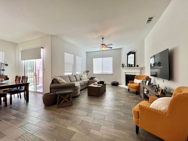 Building Photo - Beautiful Santana Ranch Home in Hollister