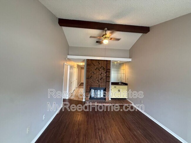Foto del edificio - 7004 Wesley Ct