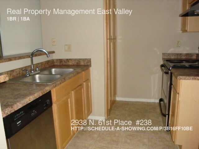 Foto del edificio - 2938 N 61st Pl