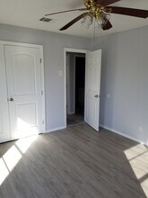 Building Photo - 511 E Sayers Ave