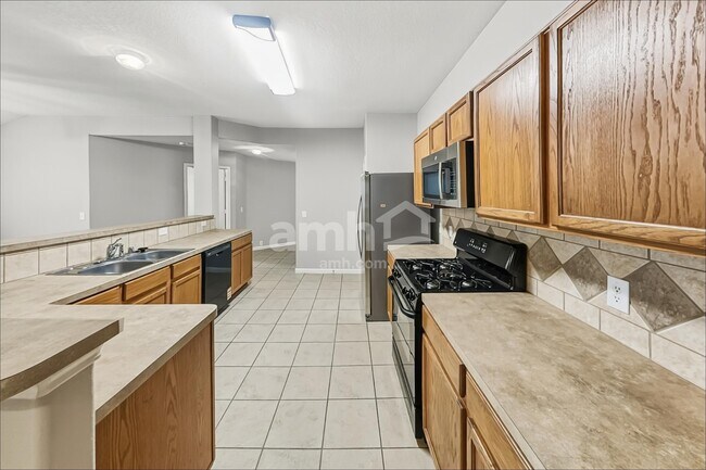 Foto del edificio - 2764 Woodspring Forest Dr