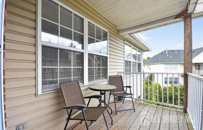 Building Photo - 317 Vasser Dr