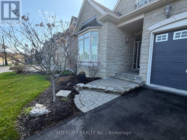 Building Photo - 655 Davos Rd