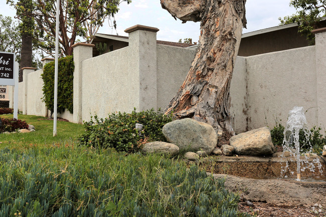 Building Photo - The Ranch Apartments