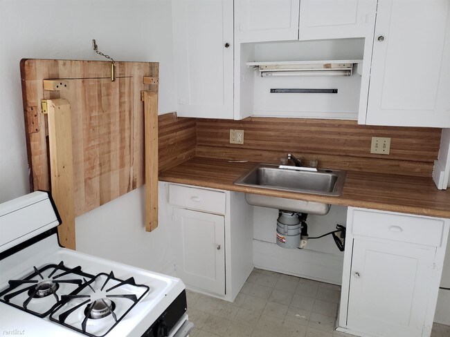 Foto del edificio - 3 br, 1 bath Duplex - 123 College Pl Unit # 2