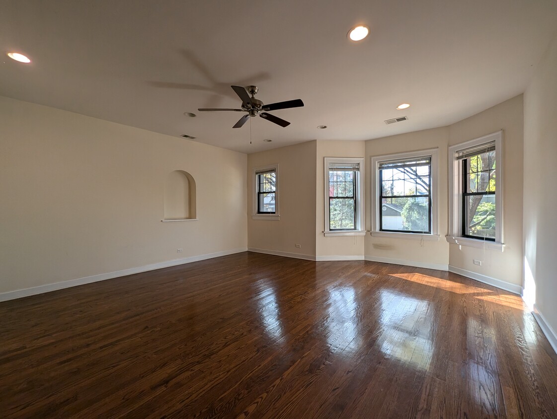 Foto principal - 4647 N Wolcott Ave