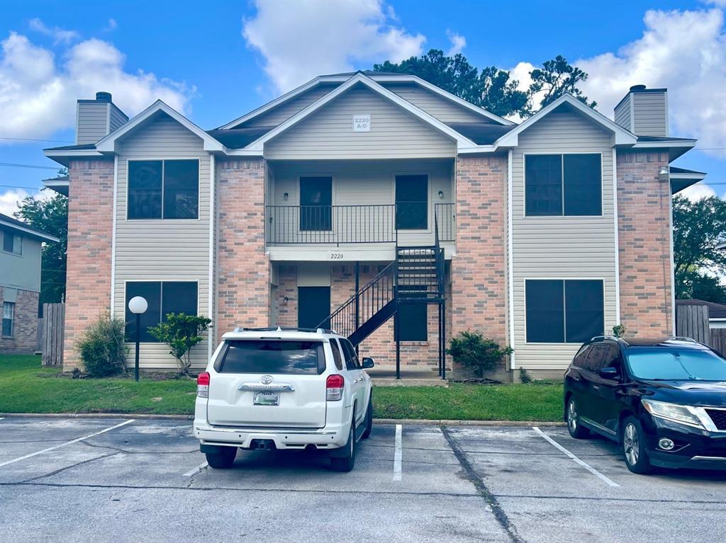 Primary Photo - 2220 Millstone Dr