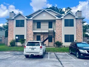 Building Photo - 2220 Millstone Dr