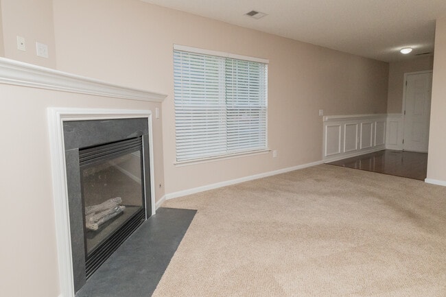 Foto del edificio - 1117 Deerberry Rd