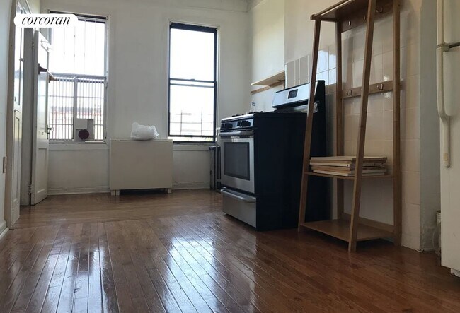 Building Photo - 1502 Dekalb Ave