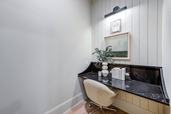 Building Photo - The Carolinian Apartments