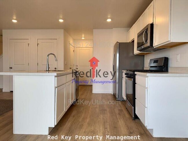 Building Photo - Wayne Way Townhouse