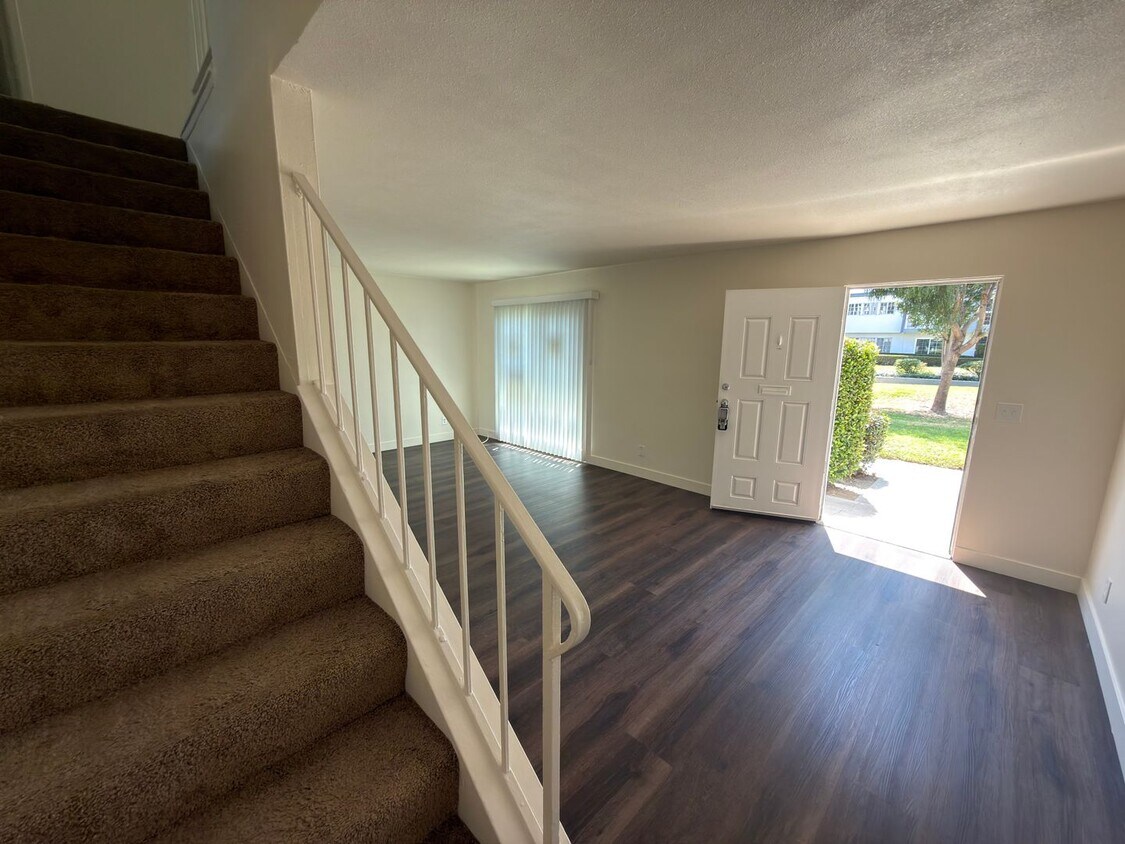 4 BED, 2.5 BATH TOWNHOUSE STYLE CONDO- $3,575 ANAHEIM (LA PALMA & EUCLID) - 4 BED, 2.5 BATH TOWNHOUSE STYLE CONDO- $3,575 ANAHEIM (LA PALMA & EUCLID)