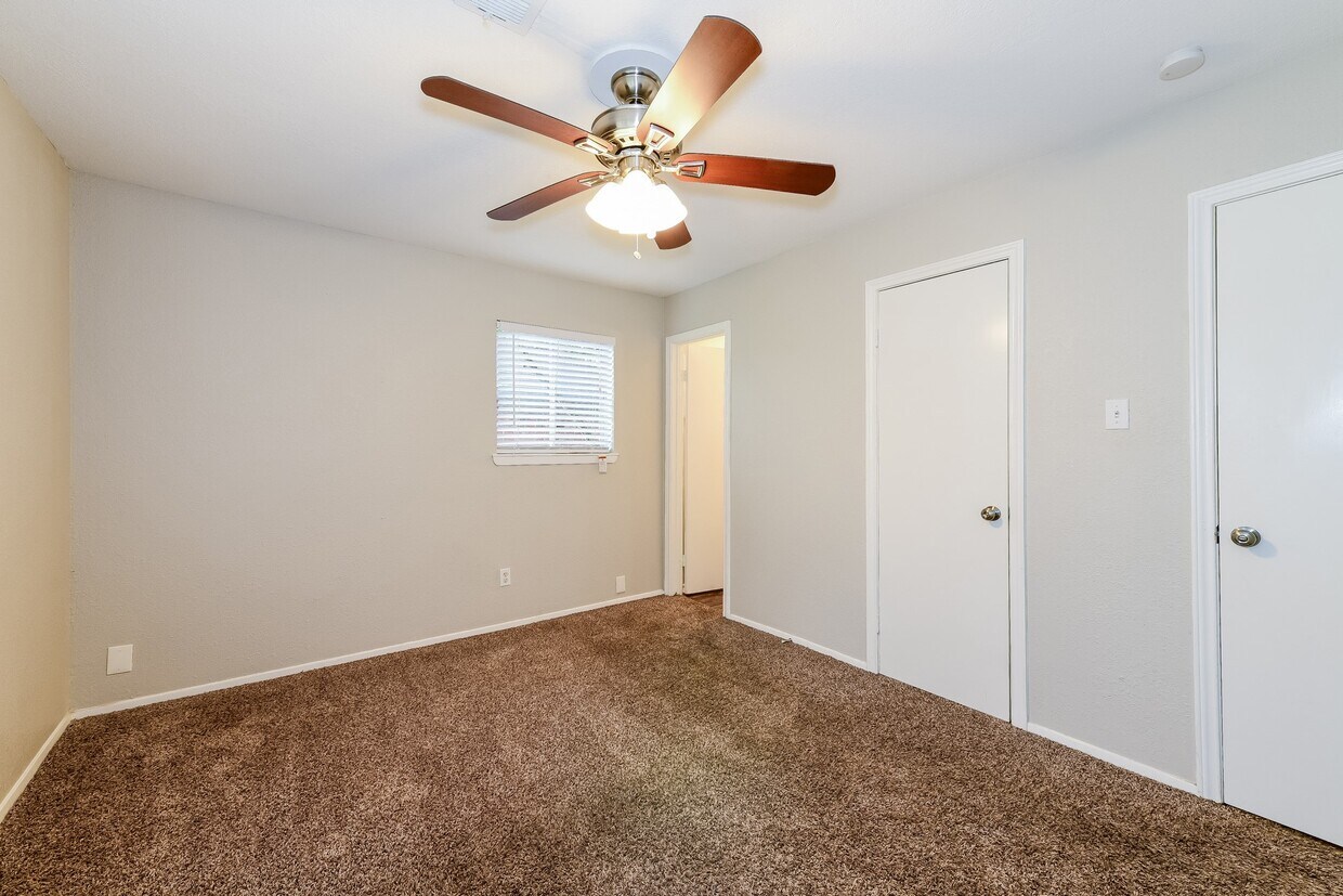 Building Photo - 5721 Melanite Ave