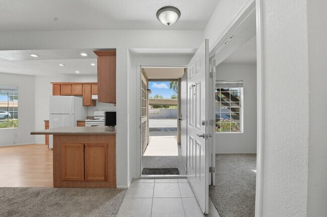 Building Photo - Spacious 3 Bed/2 Bath Home in Lush Crestview Chateaux – Chandler