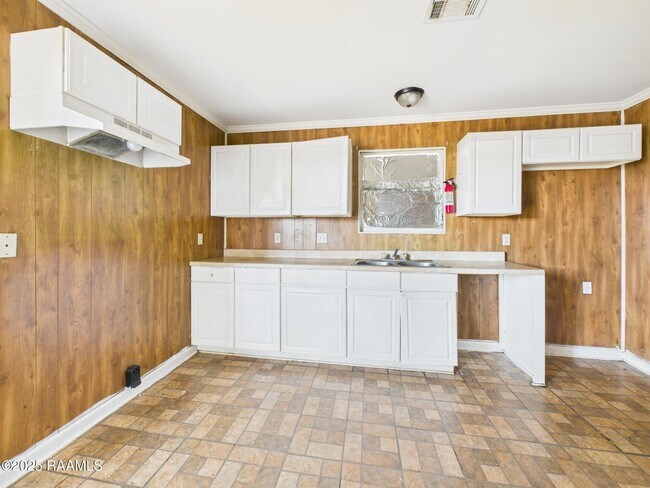 Foto del edificio - 125 Sternberg Dr