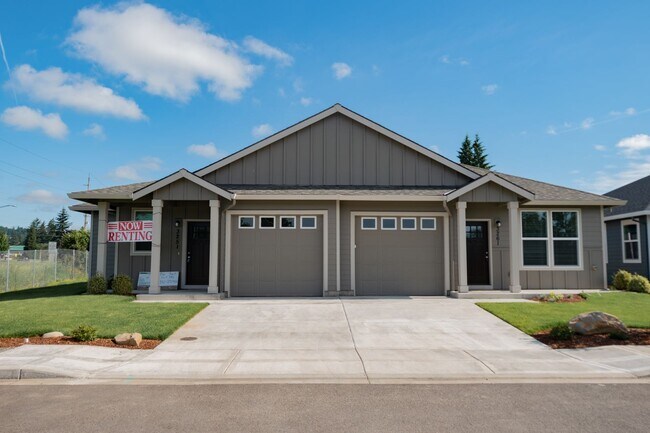 Building Photo - Wonderful 2BD Duplex in Great Washougal Lo...