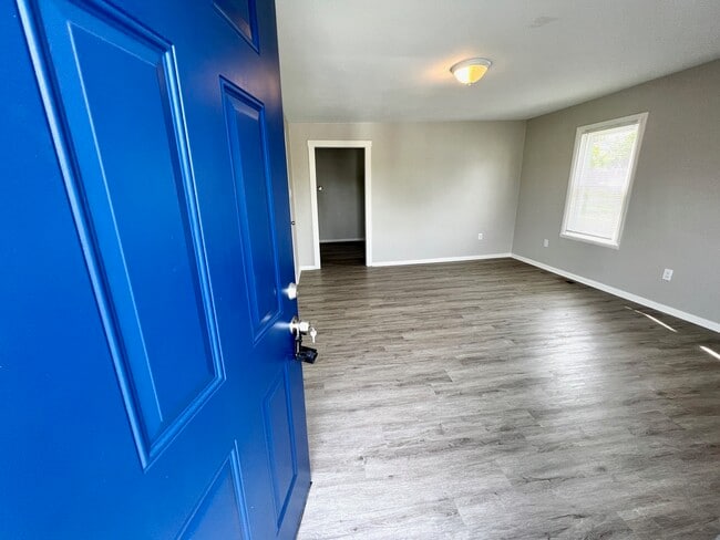 Photo - 1828 See Ave House