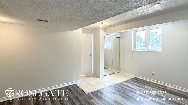 Building Photo - Spacious 1-Bedroom + Den Apartment in Mark...