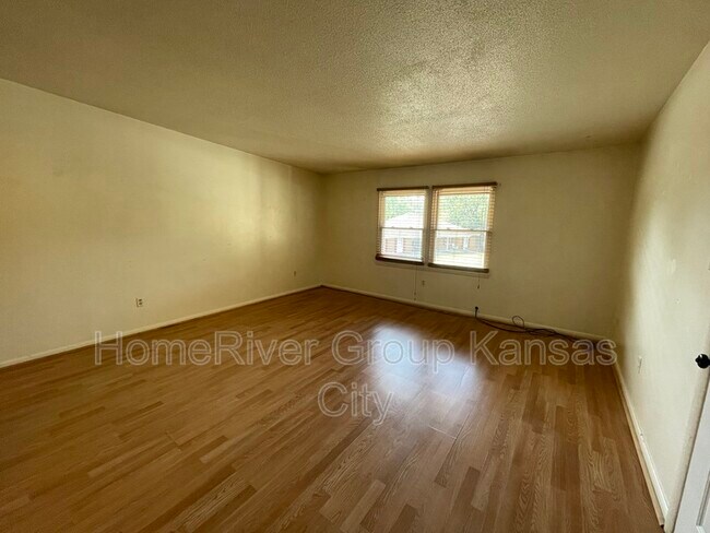 Building Photo - 529 Brown Cir Dr